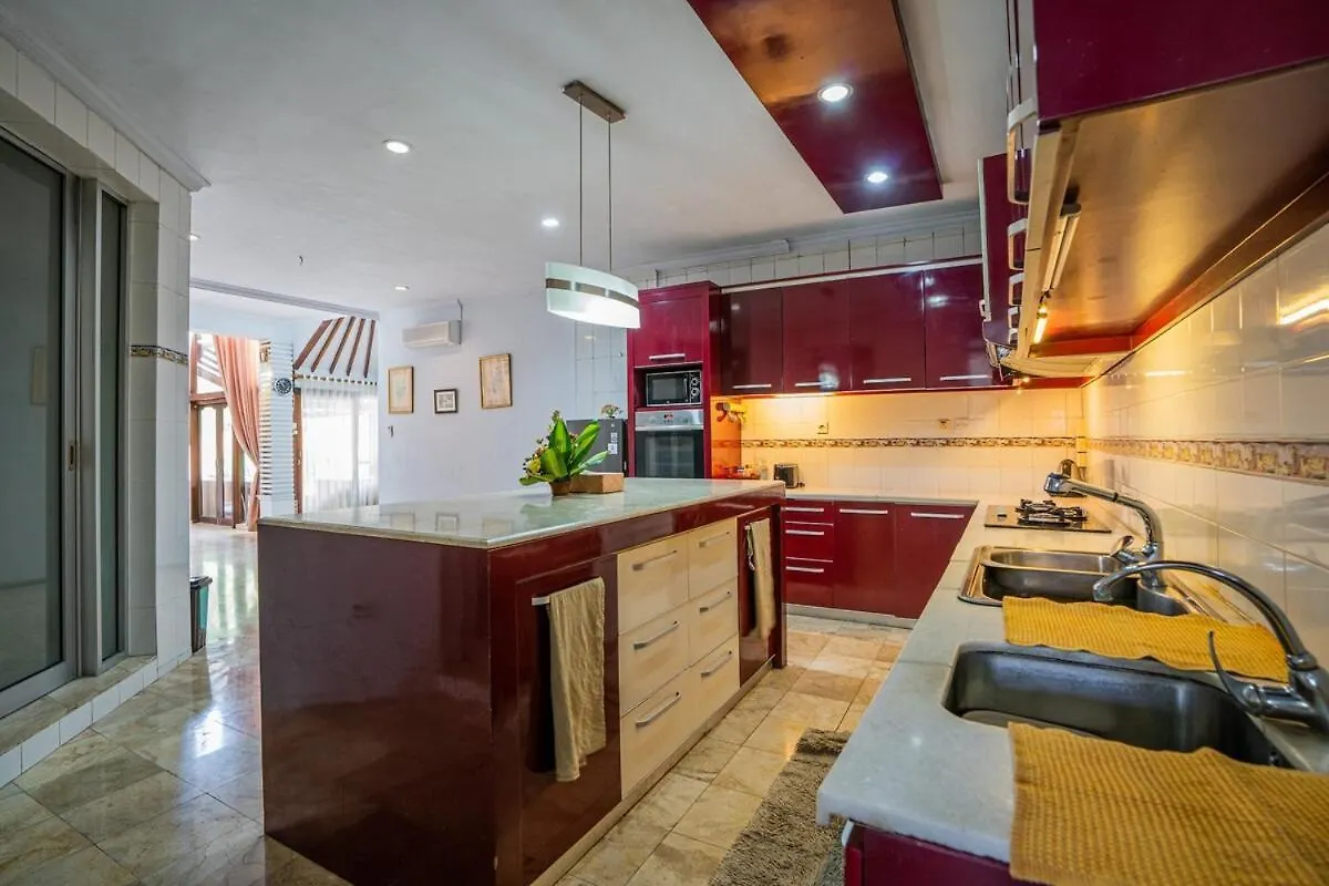 Nipper Villa - Spacious 4Br In Canggu  Canggu (Bali)