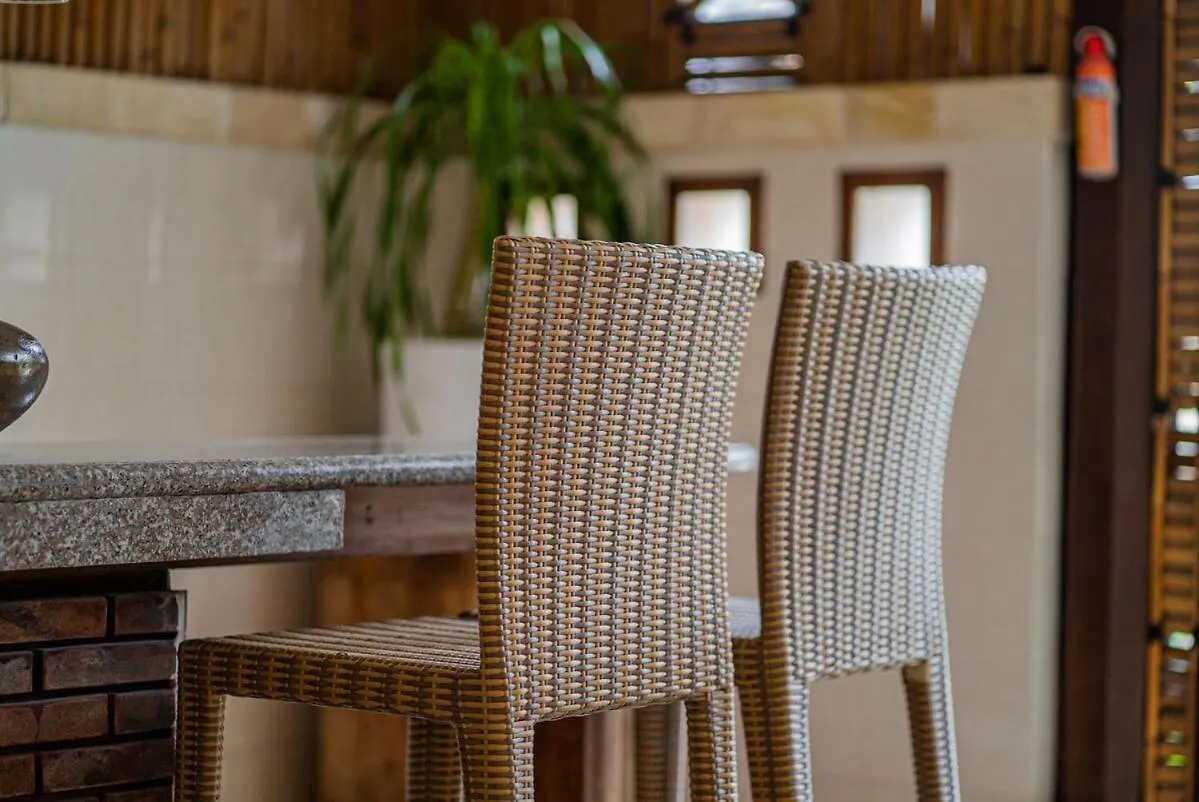 Nipper Villa - Spacious 4Br In Canggu 0*, Canggu (Bali)